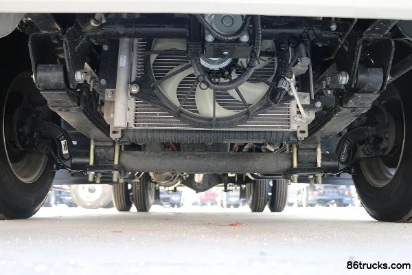 JAC Junling V3 82 hp 4X2(6 wheels) 3.3m single row box truck Chassis (1) | 86Trucks