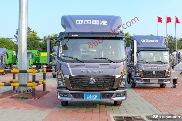Sinotruk HOWO Tongshuai 170 hp 4X2(6 wheels) 4.15m Single Row Van Light Truck Exterior (2) | 86Trucks