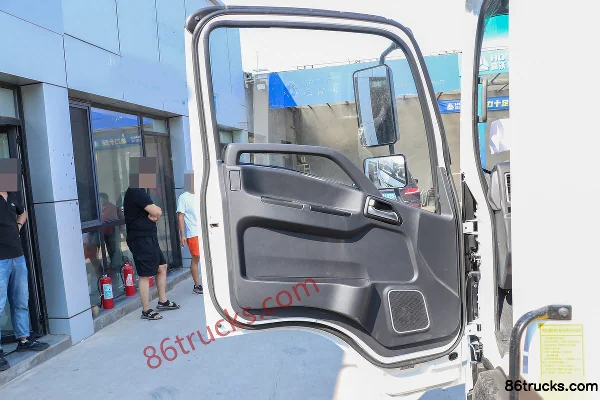 Sinotruk Wangpai Ruishi 4.5T 4.15 m single-row pure electric box-type light truck 4X2(6 wheels) Interior (1) | 86Trucks
