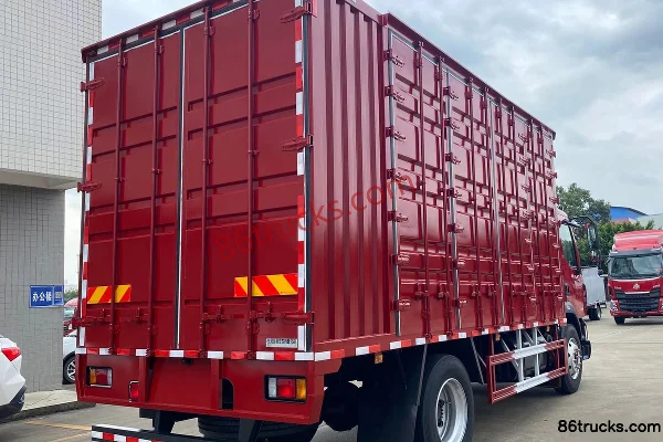 Dongfeng Liuqi New Chenglong M3 220hp 4X2(6 wheels) 5.2m van truck Exterior (2) | 86Trucks