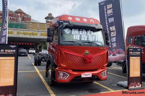 Sinotruk HOWOMATE Value Edition 240hp 4X2(6 wheels) 6.75m Flatbed Cargo Truck Exterior (2) | 86Trucks