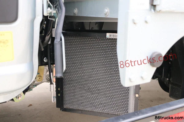 Sinotruk HOWO Xiaojiang 140 hp 4X2(6 wheels) 3.6m Single Row Stake Small Truck (China VI) Chassis (3) | 86Trucks