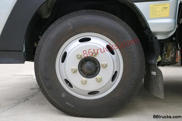 Sinotruk HOWO Xiaojiang 140 hp 4X2(6 wheels) 3.6m Single Row Stake Small Truck (China VI) Chassis (1) | 86Trucks