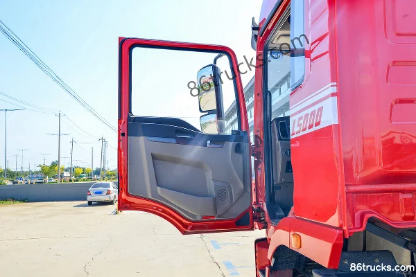 SHACMAN Delong L5000 Classic Edition 240 hp 4X2(6 wheels) 5.8m flatbed cargo truck Cab (1) | 86Trucks