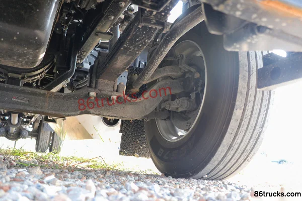 JAC Gallop A5W III 290 ch 4X2(6 roues) 9,6 m camion porteur frigorifique LNG (China VI) Châssis (3) | 86Trucks