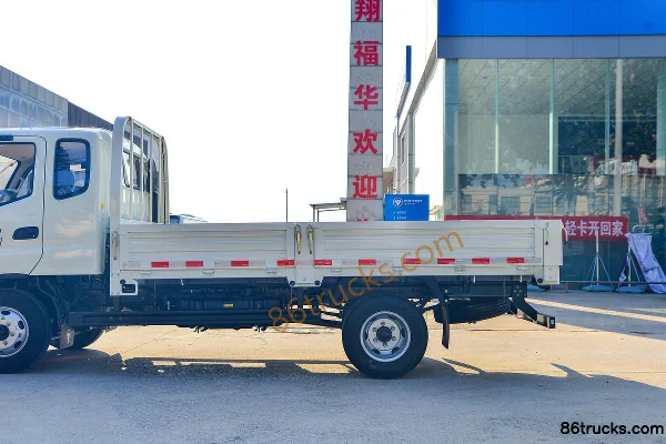 Foton Aoling Jieyun Youth Invincible High-End Edition 146 hp 4X2(6 wheels) 3.83m semi-panel flatbed light truck Body (2) | 86Trucks