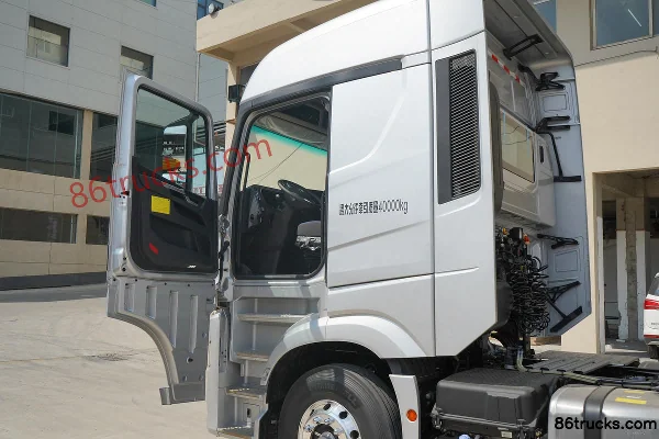 Beijing Trucks Dream 490 hp 6X4(10 wheels) AMT automatic tractor truck (2.643 ratio) Cab (2) | 86Trucks