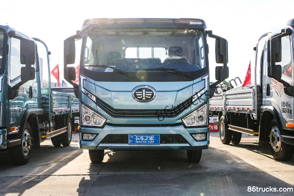 FAW Jiefang Hu 6G Wide Body 160hp 4X2(6 wheels) 4.2m single row stake light truck Exterior (2) | 86Trucks