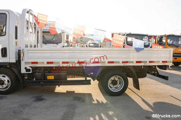 SHACMAN Light Truck Delong X1 115hp 4X2(6 wheels) 3.65m single-row flatbed light truck Body (1) | 86Trucks