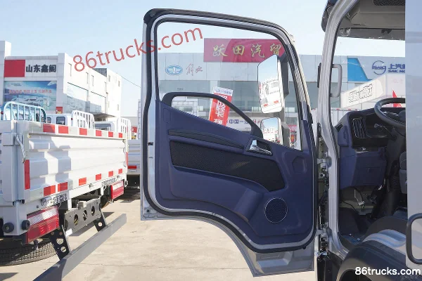 FAW Jiefang Tiger 6G Wide Body 160 hp 4X2(6 wheels) 4.2m AMT Automatic Single Row Flatbed Light Truck (China VI) Cab (1) | 86Trucks