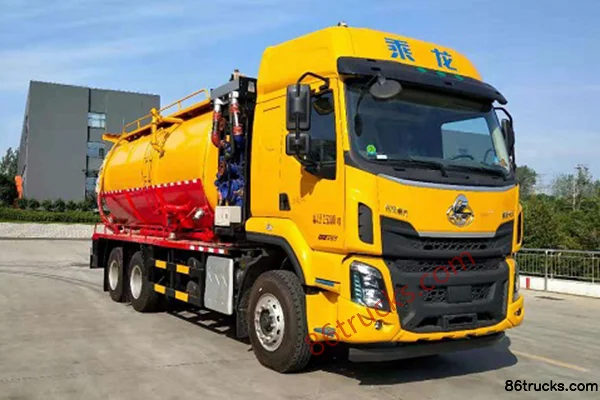 Dongfeng Liuqi Chenglong H5 350 hp 6X4(10 wheels) cleaning suction truck (China VI) (Chengliwei brand) Exterior