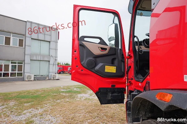 Dongfeng Commercial Vehicle Tianjin KR Heavy Truck Comfort Edition 245 hp 4X2(6 wheels) 6.8m half-row flatbed cargo truck (China VI) Cab (1)