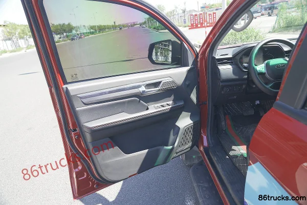 JAC T8 PRO 2023 Sharp Edition 2.0T Diesel 170 ch Automatic 4WD Standard Double Cab Pickup Châssis (1) | 86Trucks
