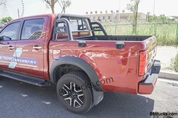 JAC T8 PRO 2023 Sharp Edition 2.0T Diesel 170 ch Automatic 4WD Standard Double Cab Pickup Photos officielles (2) | 86Trucks