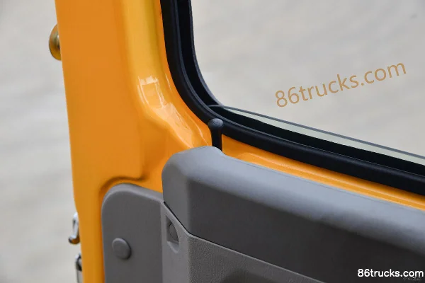 Sinotruk HOWO V7 Heavy Truck 400hp 6X4(10 wheels) 6m Dump Truck (Engineering Yellow) Cab (3) | 86Trucks