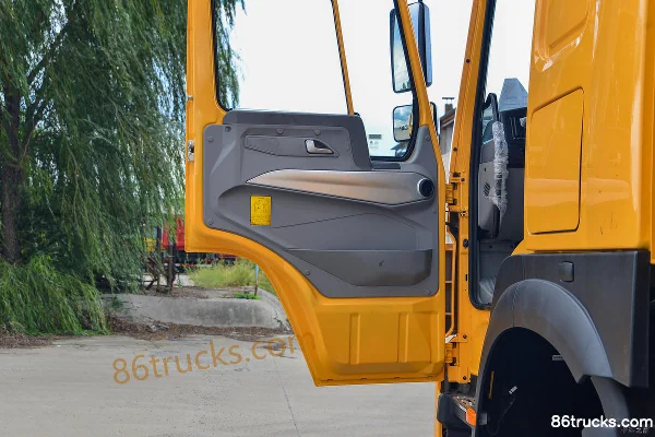 Sinotruk HOWO V7 Heavy Truck 400hp 6X4(10 wheels) 6m Dump Truck (Engineering Yellow) Cab (2) | 86Trucks