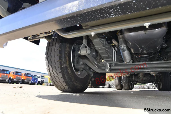Sinotruk HOWO V7 Heavy Truck 400 hp 6X4(10 wheels) 5.8m Dump Truck Chassis (2) | 86Trucks