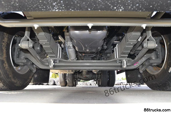 Sinotruk HOWO V7 Heavy Truck 400 hp 6X4(10 wheels) 5.8m Dump Truck Chassis (1) | 86Trucks