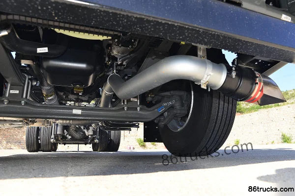 Sinotruk HOWO TX 350hp 6X4(10 wheels) Flammable Liquid Tanker Truck (Zhuanzhi Brand) Chassis (3) | 86Trucks