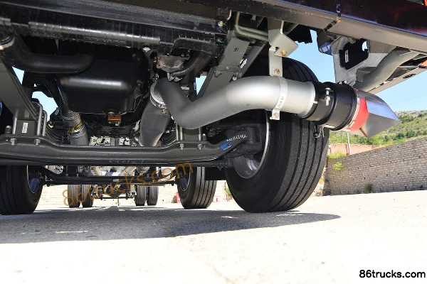 Sinotruk HOWO TX 310hp 6X2(8 wheels) 7.8m Explosive Material Transport Truck (Huawei Chille Brand) Chassis (3) | 86Trucks
