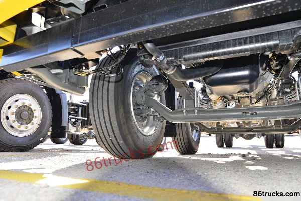 Sinotruk HOWO TX 290 ch 6X2(8 roues) 9,6 m camion porteur à ridelles (China VI) Châssis (2) | 86Trucks
