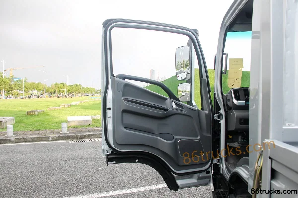 JAC Shuailing HS7 single-row hybrid flatbed light truck 4X2(6 wheels) Interior (1) | 86Trucks