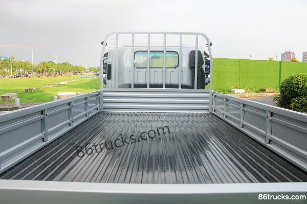 JAC Shuailing HS7 single-row hybrid flatbed light truck 4X2(6 wheels) Body (2) | 86Trucks