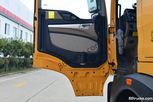 Sinotruk HOWO TX7 430 hp 8X4(12 wheels) cleaning and suction truck Cab (2) | 86Trucks