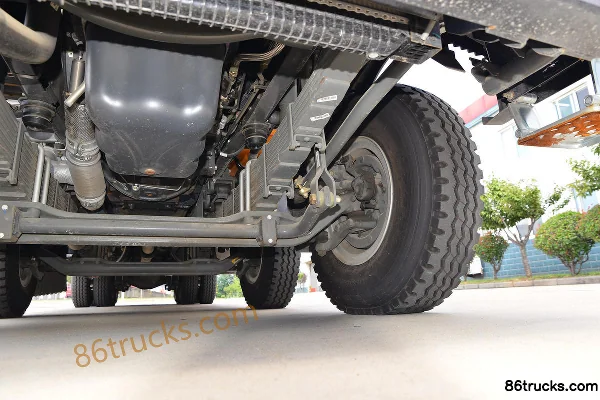 Sinotruk HOWO TX7 430 hp 8X4(12 wheels) cleaning and suction truck Chassis (3) | 86Trucks