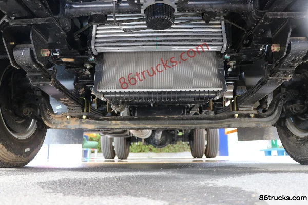 JMC Kaiwei Medium Body 143hp 4X2(6 wheels) 4.2m Single Row Stake Truck (China VI) (Air Brake) Chassis (1) | 86Trucks