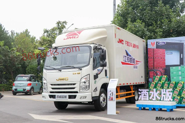 JMC Kaiwei Blue Whale 143 hp 4X2(6 wheels) 4.2m single-row van light truck Exterior (3) | 86Trucks