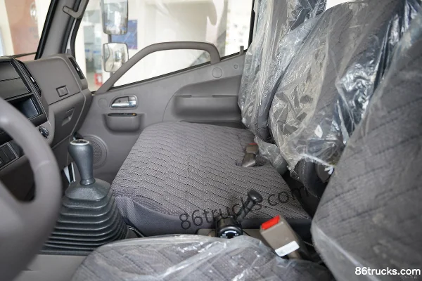 Foton Aumark 1 Series Engineering Edition 131hp 4X2(6 wheels) 3.22m Double Row Flatbed Light Truck (China VI) Cab (3) | 86Trucks