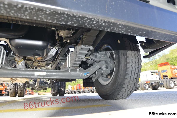 Sinotruk HOWO TX 270 hp 4X2(6 wheels) Aerial Work Truck (Hylifter) Chassis (3) | 86Trucks