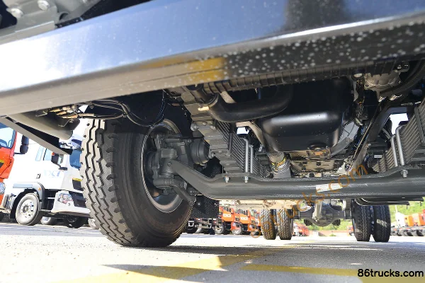Sinotruk HOWO TX 270 hp 4X2(6 wheels) Aerial Work Truck (Hylifter) Chassis (2) | 86Trucks