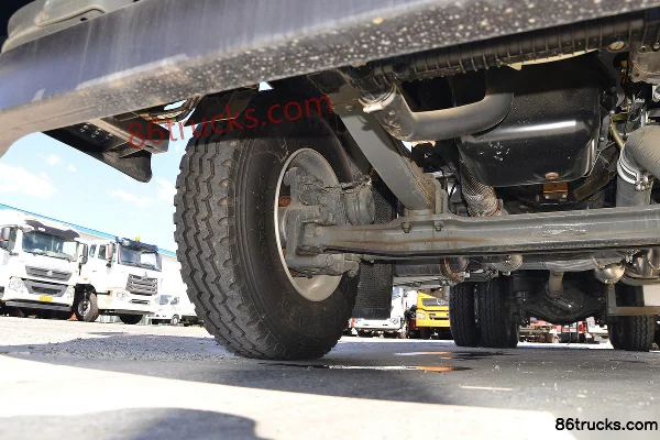 Sinotruk HOWO TX 350hp 6X4(10 wheels) oil tanker (Lvye brand) Chassis (2) | 86Trucks