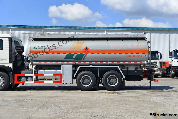 Sinotruk HOWO TX 350hp 6X4(10 wheels) oil tanker (Lvye brand) Body (2) | 86Trucks