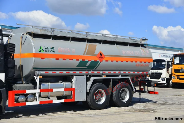 Sinotruk HOWO TX 350hp 6X4(10 wheels) oil tanker (Lvye brand) Body (1) | 86Trucks