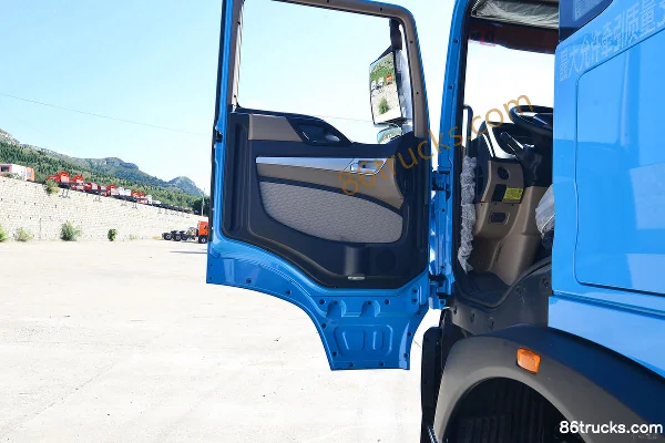 Sinotruk HOWO TX 25T 6X4(10 roues) tracteur routier électrique à batterie interchangeable 282kWh Cabine (2) | 86Trucks