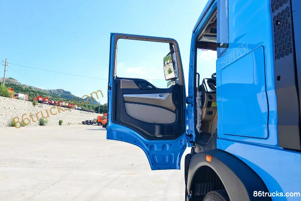 Sinotruk HOWO TX 25T 6X4(10 roues) tracteur routier électrique à batterie interchangeable 282kWh Cabine (1) | 86Trucks