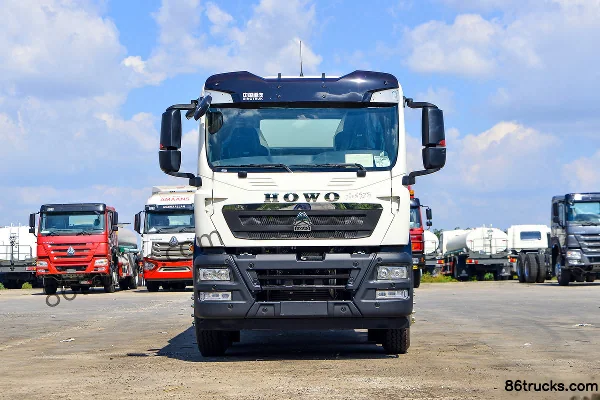 Sinotruk HOWO TX 350 ch 8X4(12 roues) camion de service de fluides Extérieur (2) | 86Trucks