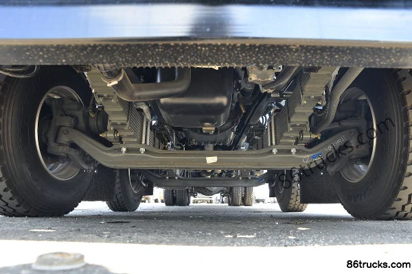 Sinotruk HOWO TX 350 ch 8X4(12 roues) camion de service de fluides Châssis (1) | 86Trucks