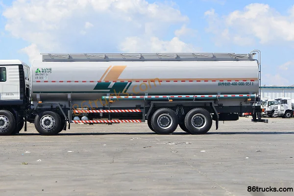 Sinotruk HOWO TX 350 ch 8X4(12 roues) camion de service de fluides Carrosserie (2) | 86Trucks