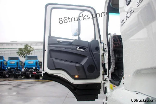 JAC Gallop A5L medium truck 220 hp 4X2(6 wheels) 6.8m van cargo truck Cab (1) | 86Trucks