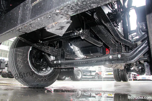 JAC Gallop A5L medium truck 220 hp 4X2(6 wheels) 6.8m van cargo truck Chassis (3) | 86Trucks