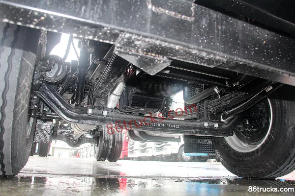 JAC Gallop A5L medium truck 220 hp 4X2(6 wheels) 6.8m van cargo truck Chassis (2) | 86Trucks