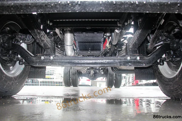 JAC Gallop A5L medium truck 220 hp 4X2(6 wheels) 6.8m van cargo truck Chassis (1) | 86Trucks