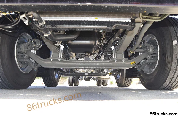Sinotruk HOWO TX Heavy Truck High-end Version 320 hp 6X2(8 wheels) 9.52m Van Cargo Truck Chassis (1) | 86Trucks