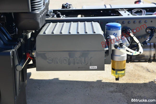 Sinotruk HOWO TX7 270 hp 4X2(6 wheels) 9.6m AMT Automatic Cargo Box Truck Chassis (3) | 86Trucks