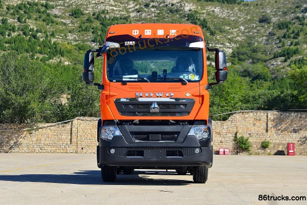 Sinotruk HOWO TX7 Heavy Truck 480 hp 6X4(10 wheels) LNG Tractor Truck Exterior (2) | 86Trucks