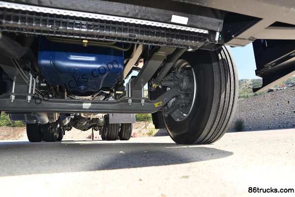 Sinotruk HOWO TX7 Heavy Truck 480 hp 6X4(10 wheels) LNG Tractor Truck Chassis (3) | 86Trucks